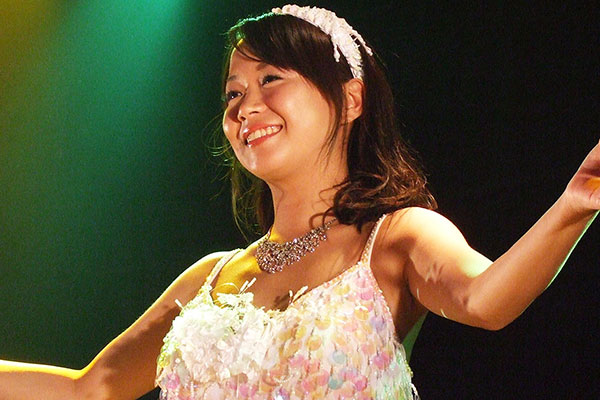 天使のステージ まばゆい裸身に首ったけ